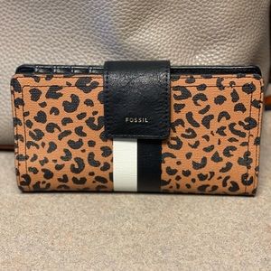Fossil Logan Faux Leather Cheetah wallet